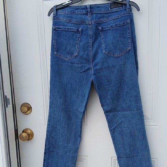 Kenneth Cole Light Blue Straight-Leg Button-Fly Jeans - Picture 6 of 8